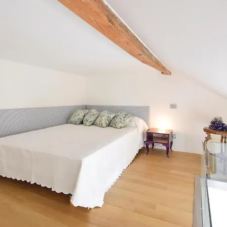 Appartamento 1 Bedroom Beautiful In Genova