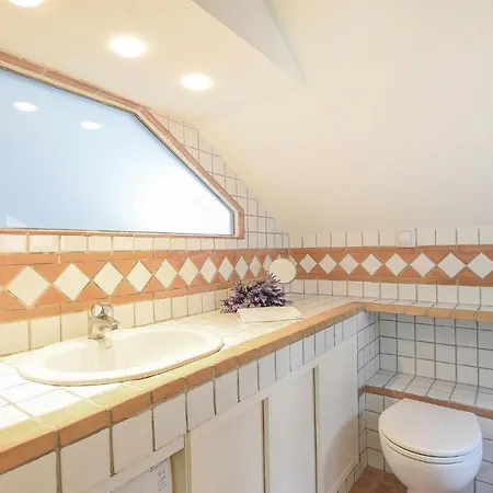 1 Bedroom Beautiful In Genova