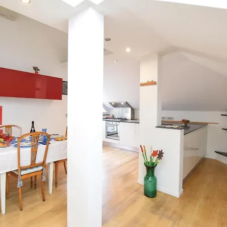 Apartment 1 Bedroom Beautiful In Genoa